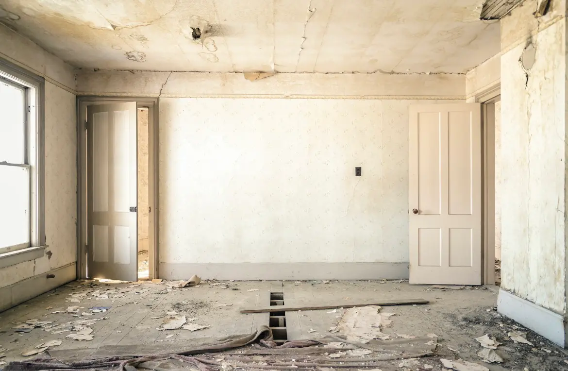 Waste disposal crew managing a cleanout project in Walled Lake